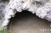 小伙爬翔山找古塔，途中发现天然洞穴，这次登山收获好多(8.3分旅游片)
